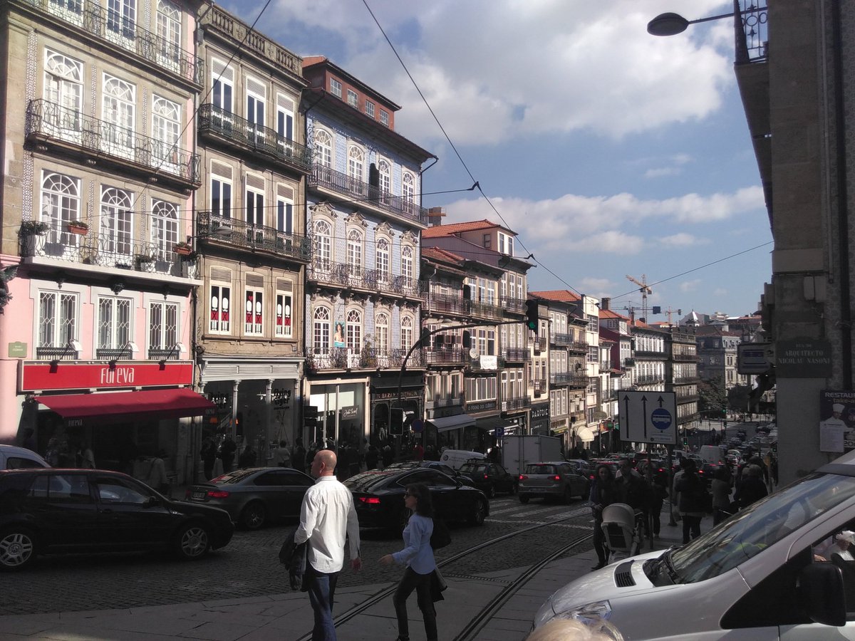Jupp, Porto ist ne Reise wert. :) Freundlich, attraktiv, lebensfroh, pragmatisch