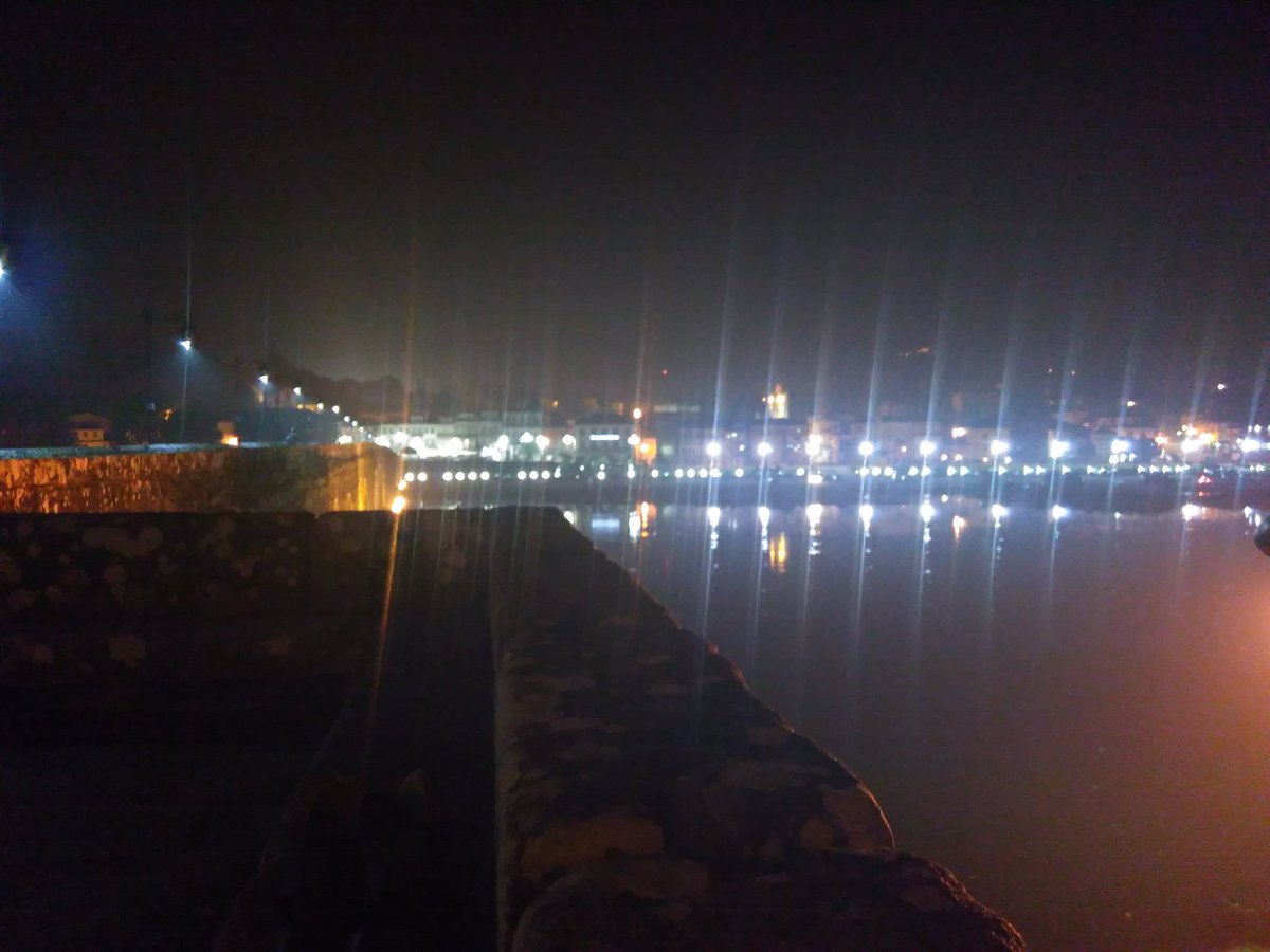 The photo is crap, alright. But this is one of these spots... When I'm of an high age, can I die sitting here?