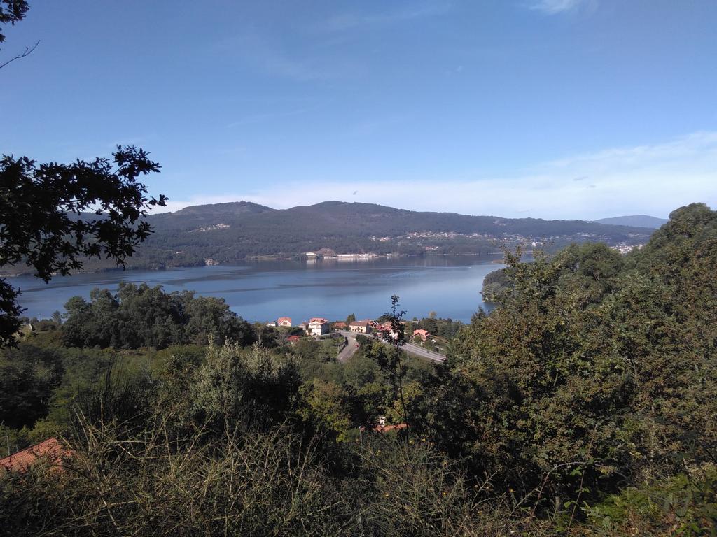 Dreieinhalb Tagesetappen noch. Über der Ria de Vigo